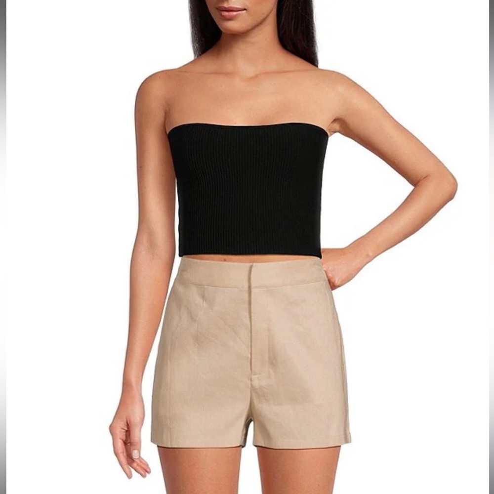 BRAND NEW DILLARDS TUB TOP IN A MEDIUM.😍